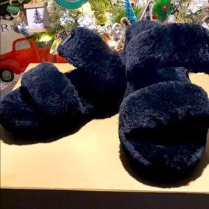 UGG® Women's Fuzz Yeah 
Size 10 new without box